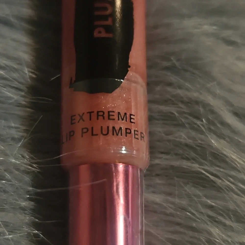 🆕️Victoria's Secret Plump Me Up Pink Lip Plumper 💖Pink Shimmer💖
